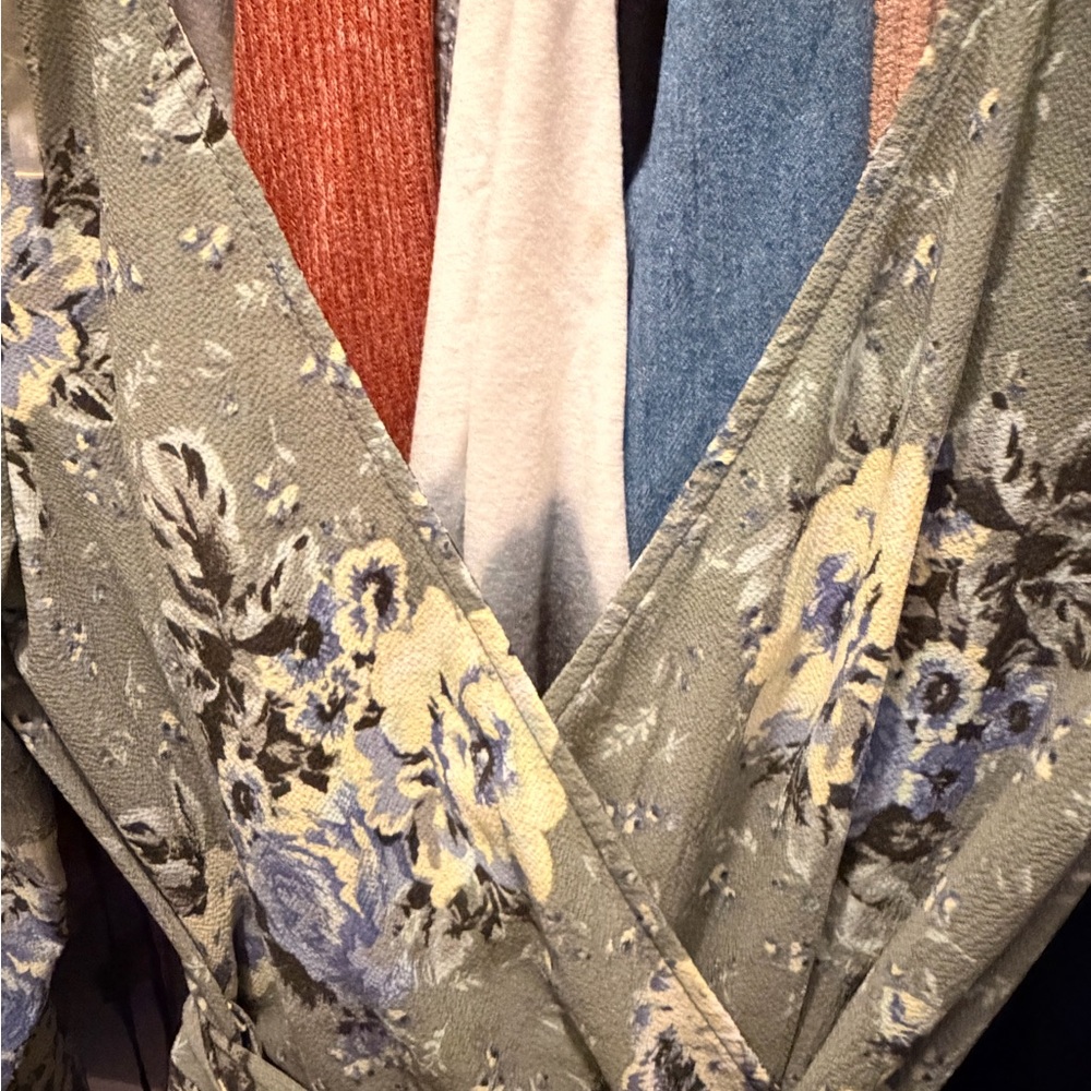 Miami Floral Patterned Romper - Picture 4 of 8